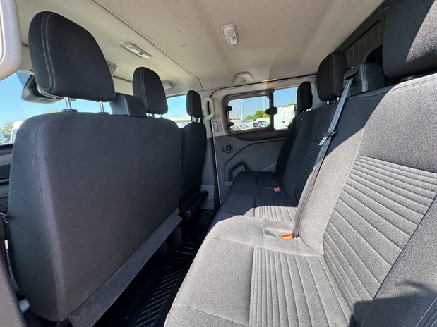 Ford Transit Custom Crew Cab AUTO SWB L1H1 Limited 320 A/C Alloys Cam Nav Sensors EURO 6 13