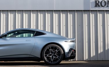 Aston Martin V8 Vantage 26