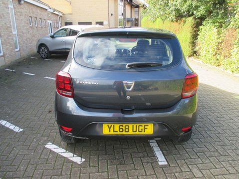 Dacia Sandero 1.0 SCe Essential Euro 6 5dr 4