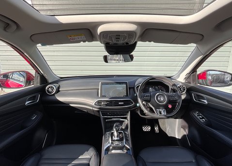 MG HS 1.5 T-GDI EXCLUSIVE DCT 11