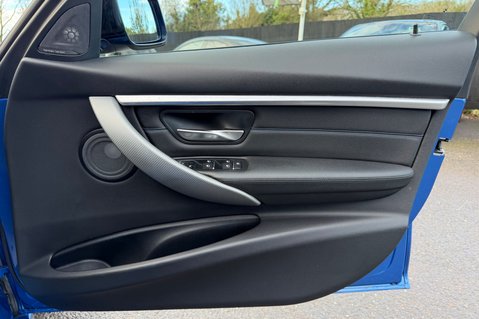 BMW 3 Series 330D XDRIVE M SPORT SHADOW EDITION TOURING - REVERSE CAMERA -PRO NAV -H/K 35