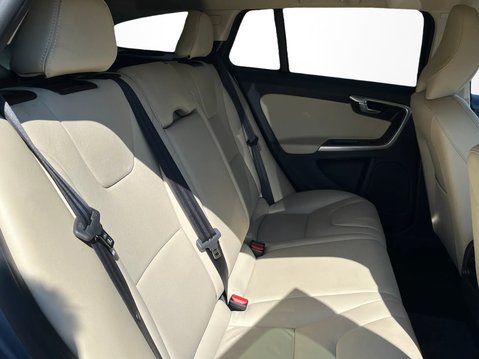 Volvo V60 D4 [190] Cross Country SE Nav 5dr Gtronic [Ltr] 15