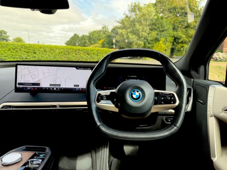 BMW Ix XDRIVE50 M SPORT 17