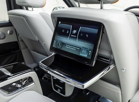 Rolls-Royce Cullinan 15