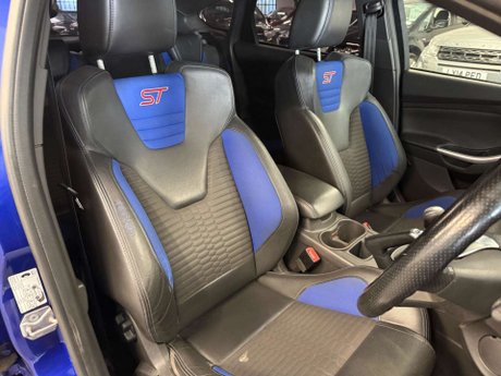 Ford Focus 2.0T EcoBoost ST-2 Euro 5 (s/s) 5dr 12