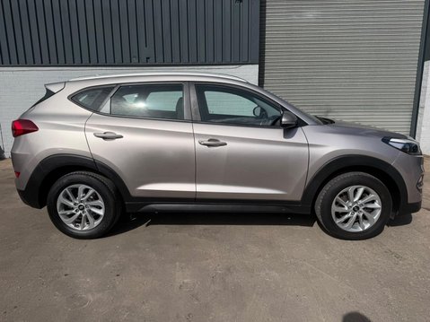 Hyundai TUCSON 1.6 GDi Blue Drive SE Nav Euro 6 (s/s) 5dr 8