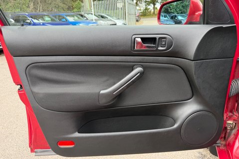 Volkswagen Golf MATCH TDI - ONE OWNER - 18 SERVICE STAMPS!  CAMBELT CHANGED 3 TIMES! 23