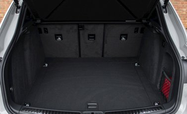 Porsche Macan Turbo 31