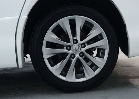 Toyota Vellfire 2.4 PETROL AUTO 5dr 17