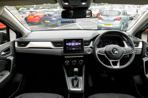 Renault Captur TECHNO E-TECH 3