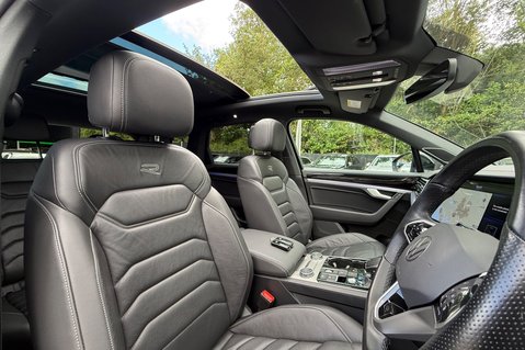 Volkswagen Touareg V6 BLACK EDITION TSI - DEMO +1 OWNER - FULL VW SERVICE HISTORY 29