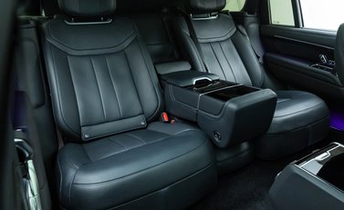 Land Rover Range Rover D350 AUTOBIOGRAPHY LWB 18