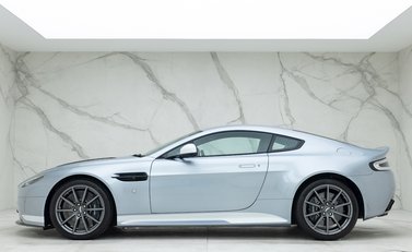 Aston Martin V12 Vantage S 2