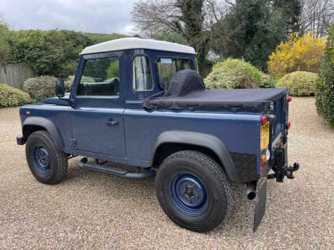 Land Rover Defender 2.4 TDCi Pickup 2dr Diesel Manual 4WD SWB Euro 4 (122 bhp) 13
