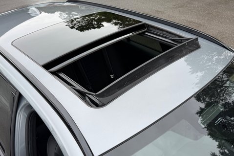 BMW 3 Series 330E M SPORT -VAT Q -DRIVING ASSISTANT PRO -PAN ROOF -H/K -M PRO PACK 22