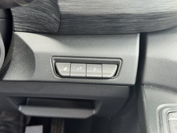 Renault Trafic Crew Cab AUTO LWB L2H1 Low Roof Sport LI30 Air Con Nav EURO 6 31