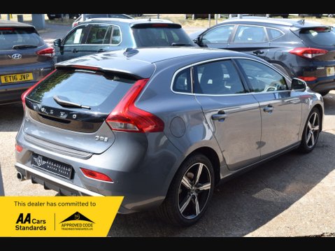 Volvo V40 2.0 V40 R-Design D2 5dr 3