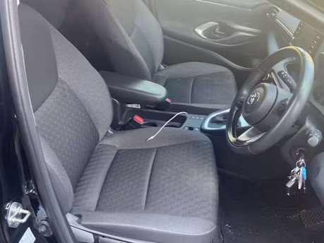 Toyota Yaris 1.5 VVT-h Icon Hatchback 5dr Petrol Hybrid E-CVT Euro 6 (s/s) (116 ps) 23