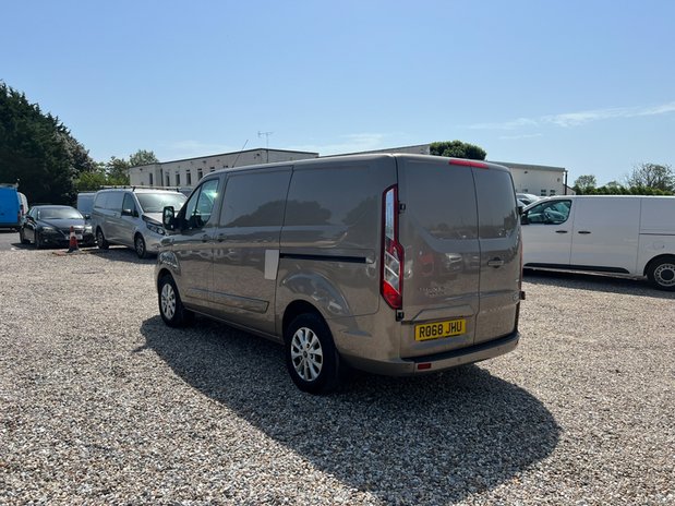 Ford Transit Custom SWB L1H1 (SOLD) Low Roof Limited 280 Air Con Alloys Sensors EURO 6 NO VAT 8