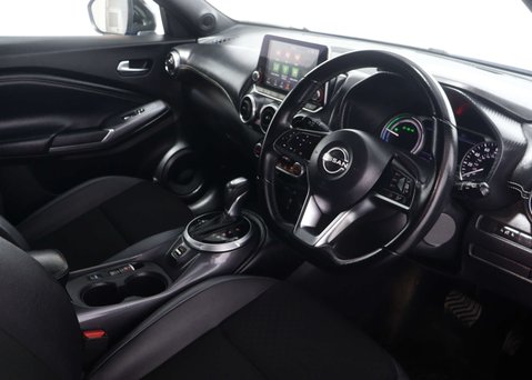 Nissan Juke 1.6 Juke N-Connecta HEV CVT 5dr 38