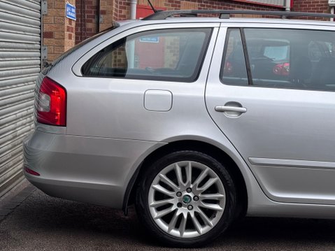 Skoda Octavia 1.8 TSI Laurin & Klement Estate 5dr Petrol Manual Euro 5 (160 ps) 16