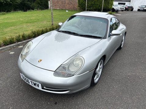 Porsche 911 CARRERA 8
