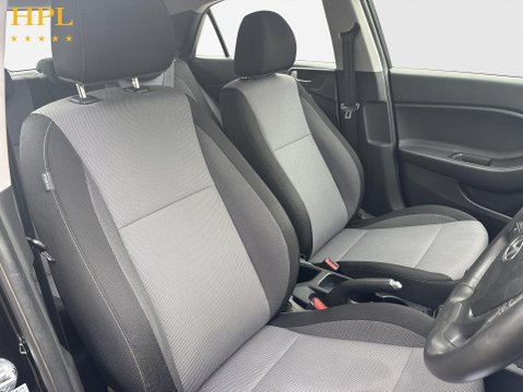 Hyundai i20 1.2 SE Launch Edition Hatchback 5dr Petrol Manual Euro 6 (s/s) (84 ps) 11