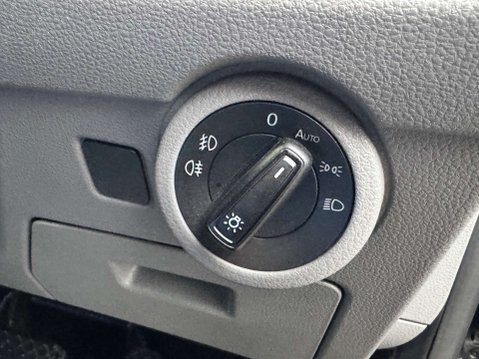 Volkswagen Transporter 2.0 Transporter T32 Highline TDI Semi-Auto 25