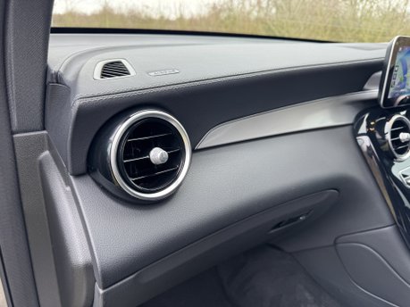 Mercedes-Benz GLC GLC 300 MHEV 4Matic AMG Line Auto Petrol SAT NAV/PARKTRONIC/SIDE STEPS 24