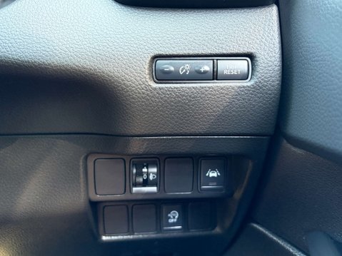 Nissan Qashqai 1.3 Qashqai N-Connecta DiG-T 5dr 50