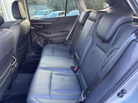 Subaru Outback TOURING 43