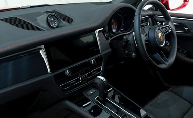Porsche Macan GTS 15