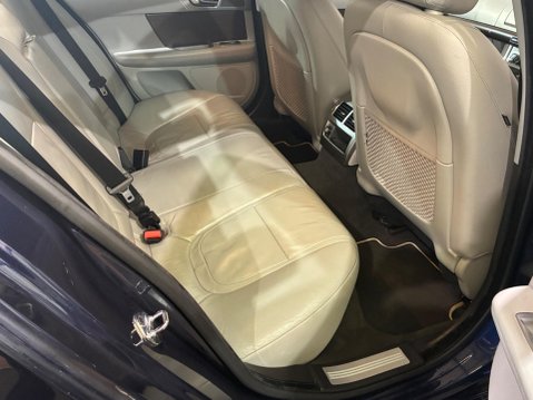 Jaguar XF 2.2d Luxury Auto Euro 5 (s/s) 4dr 25