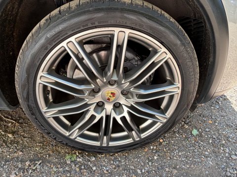 Porsche Cayenne D V6 TIPTRONIC S 21