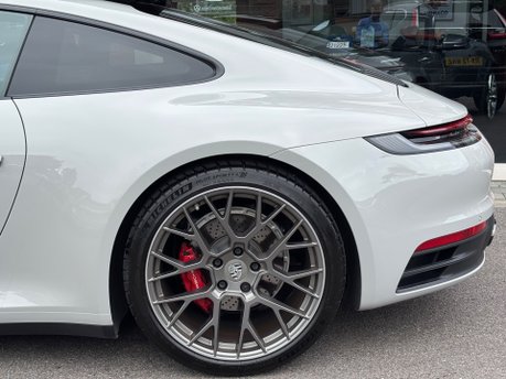Porsche 911 3.0T 992 Carrera 4 Coupe 2dr Petrol PDK 4WD Euro 6 (s/s) (385 ps) 12