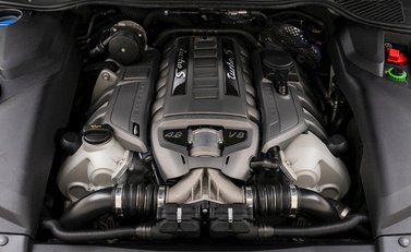 Porsche Cayenne Turbo S 28