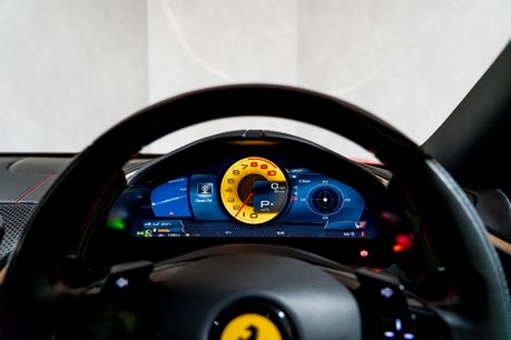 Ferrari Roma WARRANTY. PASSENGER DISPLAY. CARBON STEERING WHEEL. MAGNERIDE SUSPENSION. 27