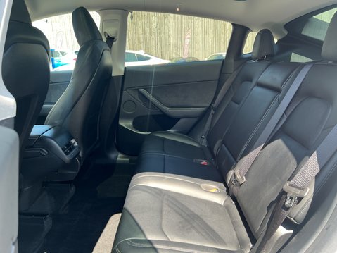 Tesla Model Y (Dual Motor) Long Range SUV 5dr Electric Auto 4WDE (384 bhp) 19