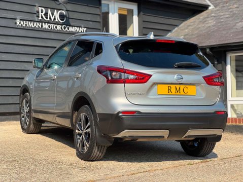 Nissan Qashqai 1.3 DIG-T N-Connecta SUV 5dr Petrol Manual Euro 6 (s/s) (140 ps) 18