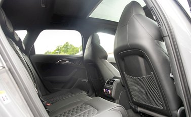 Audi RS6 Avant Performance 18