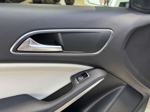 Mercedes-Benz A Class 1.6 A 160 SE 5dr 74