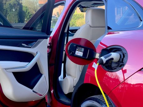 Jaguar F-Pace R-DYNAMIC BLACK 16