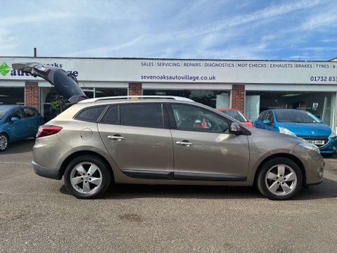 Renault Megane 1.6 16V Dynamique TomTom Sport Tourer 5dr Petrol Manual Euro 5 (110 ps) 5