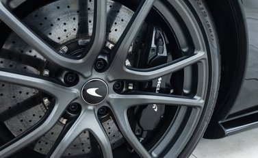 McLaren 570 GT MSO Black Collection 33