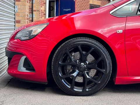 Vauxhall Astra GTC 2.0T VXR Euro 6 (s/s) 3dr 28