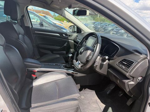 Renault Megane 1.6 dCi Signature Nav Hatchback 5dr Diesel Manual Euro 6 (s/s) (130 ps) 9