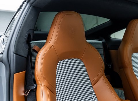 Porsche 911 Turbo S (992) 13