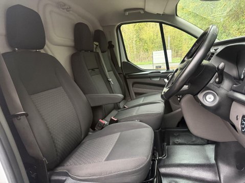 Ford Transit Custom 300 TREND P/V ECOBLUE 17