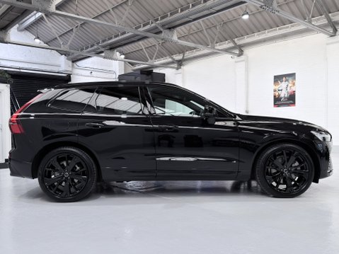 Volvo XC60 B5 ULTRA BLACK EDITION AWD 6