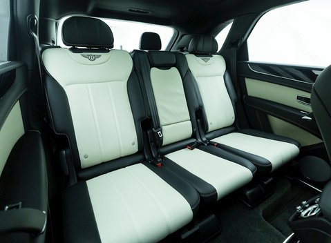 Bentley Bentayga V8 13